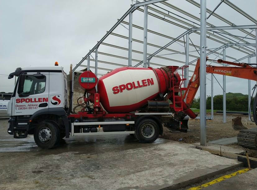 Spollen mini mixer delivering to a farm shed build