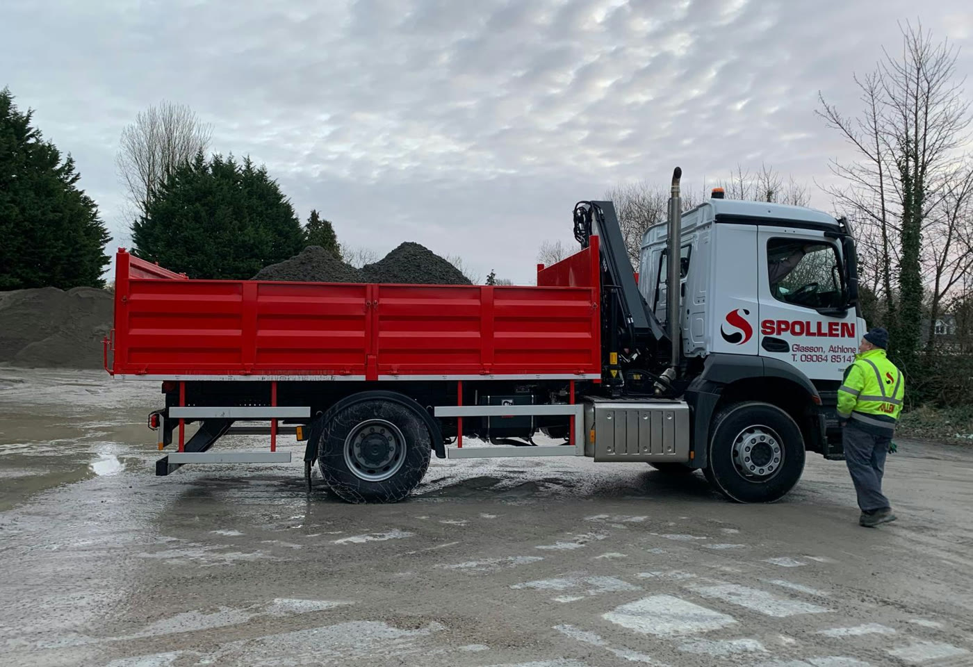 The Spollen single-axle 4-wheeler tipper loaded with lean mix at the Glasson yard